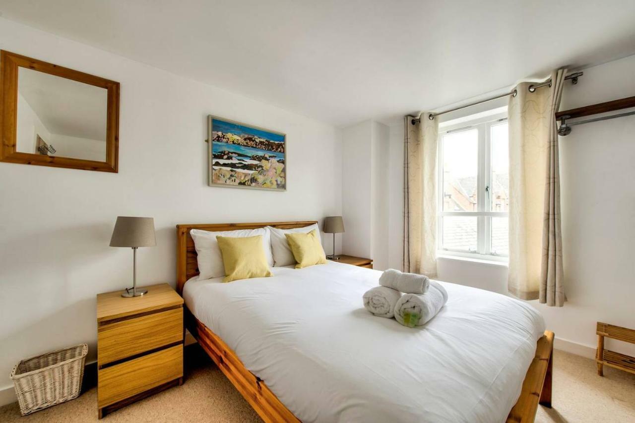 Altido Ultra Stylish Calton Road Apt W/ Parking Apartment เอดินบะระ ภายนอก รูปภาพ