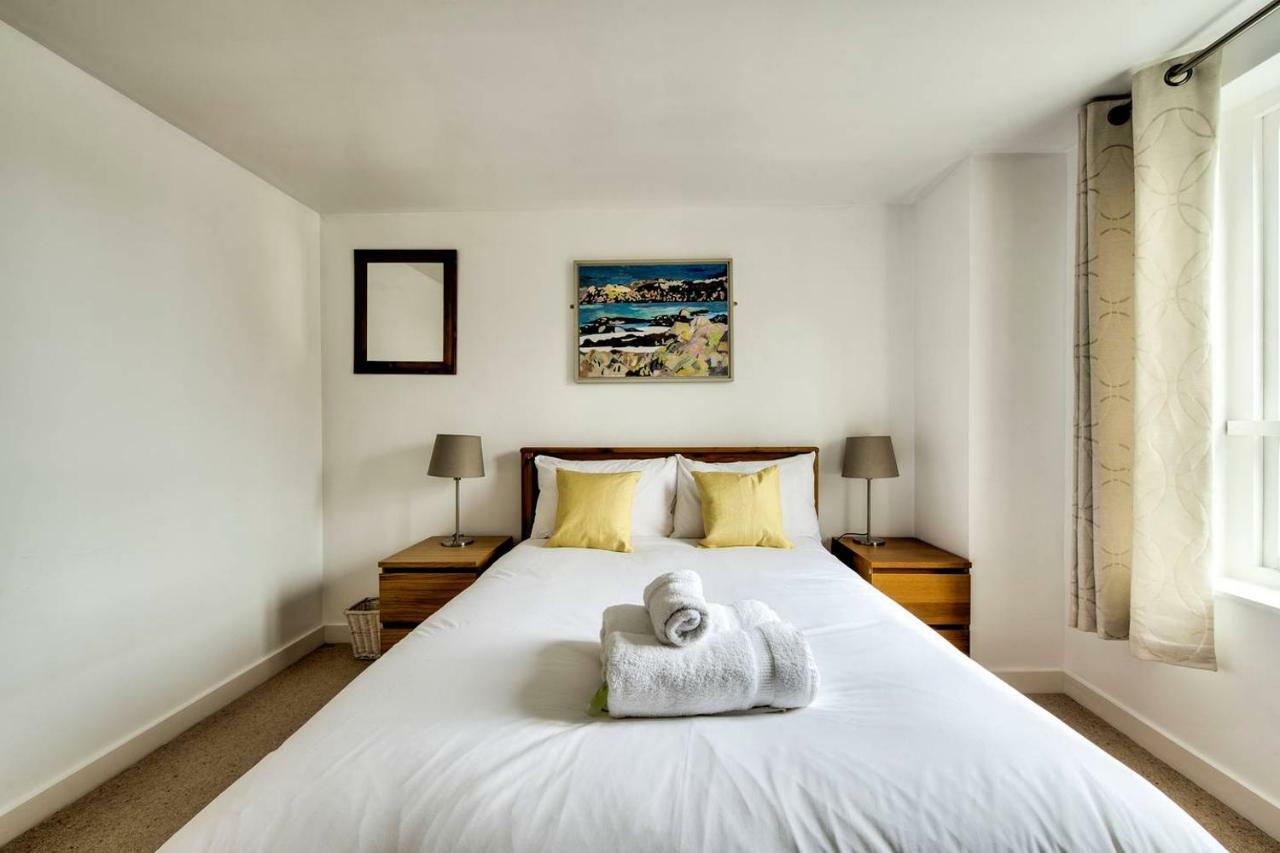 Altido Ultra Stylish Calton Road Apt W/ Parking Apartment เอดินบะระ ภายนอก รูปภาพ