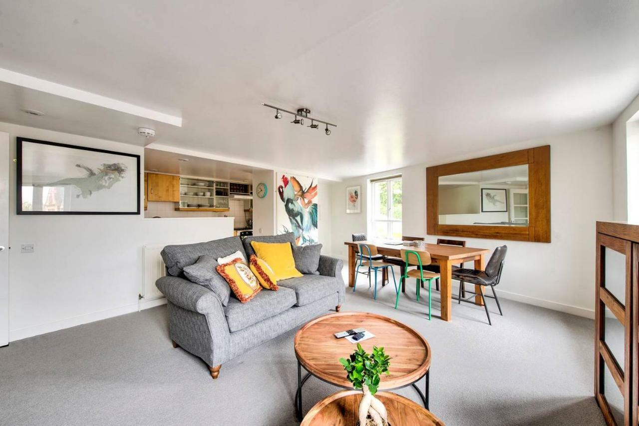Altido Ultra Stylish Calton Road Apt W/ Parking Apartment เอดินบะระ ภายนอก รูปภาพ
